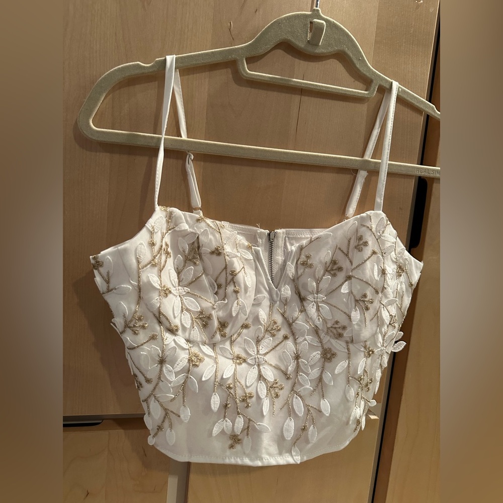 Women’s White & Gold Top (XS) - Picture 3 of 13